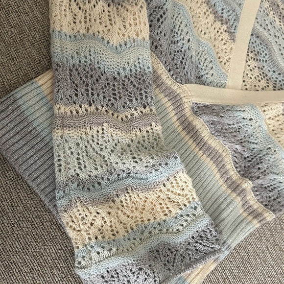 Kimchi Blue V-Neck Lace Sweater - Cream and Gray - Picture 3 of 4